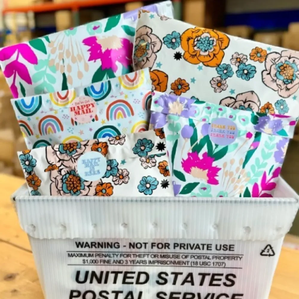 Poly Mailers Mid Sizes 40 poly mailers 40 stickers